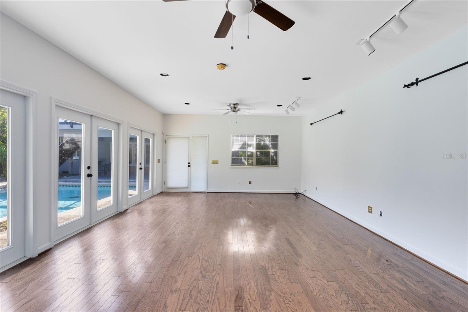 Winter Park, Florida, 32789, United States, 5 Bedrooms Bedrooms, ,4 BathroomsBathrooms,Residential,Active,1997586