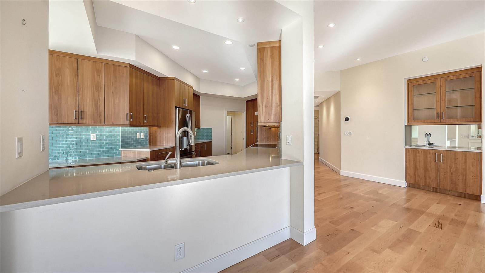 Longboat Key, Florida, 34228, United States, 2 Bedrooms Bedrooms, ,3 BathroomsBathrooms,Residential,Active,2009004