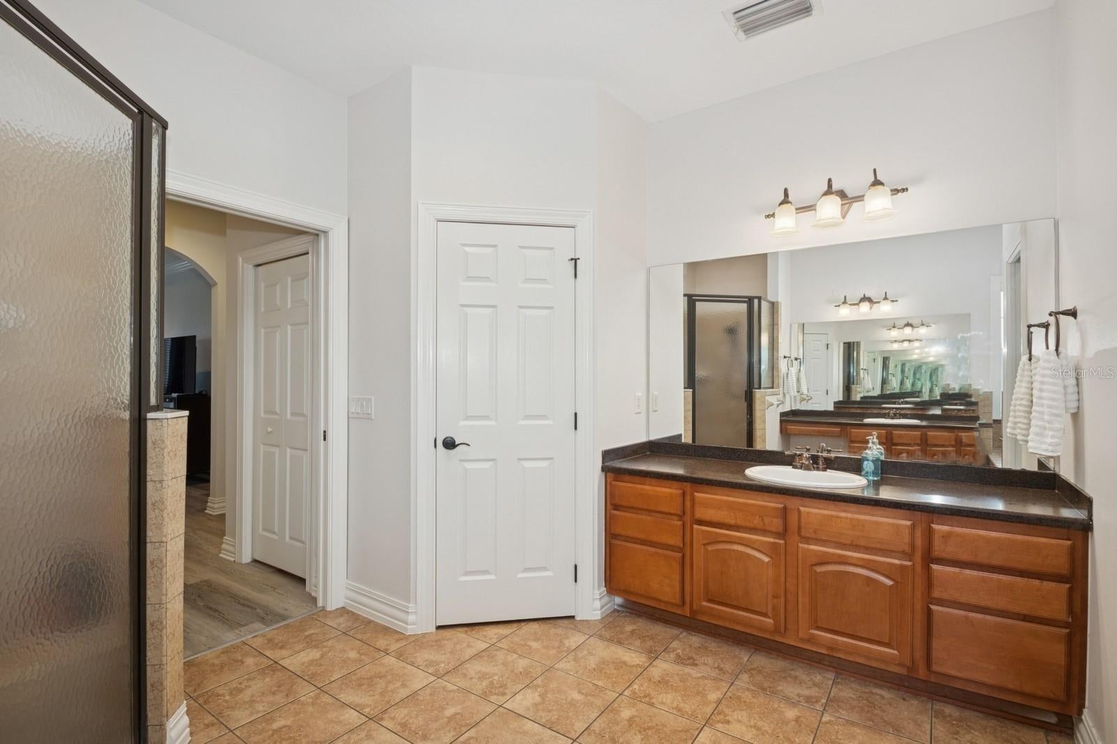 Fruitland Park, Florida, 34731, United States, 7 Bedrooms Bedrooms, ,6 BathroomsBathrooms,Residential,Active,1894791