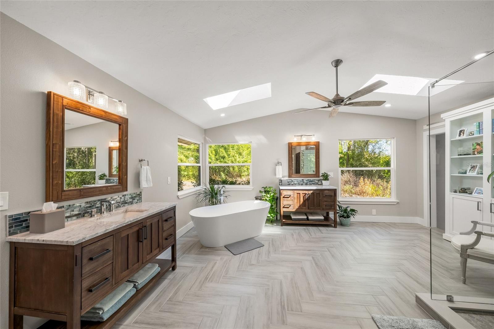 Sarasota, Florida, 34241, United States, 4 Bedrooms Bedrooms, ,5 BathroomsBathrooms,Residential,Active,2017104