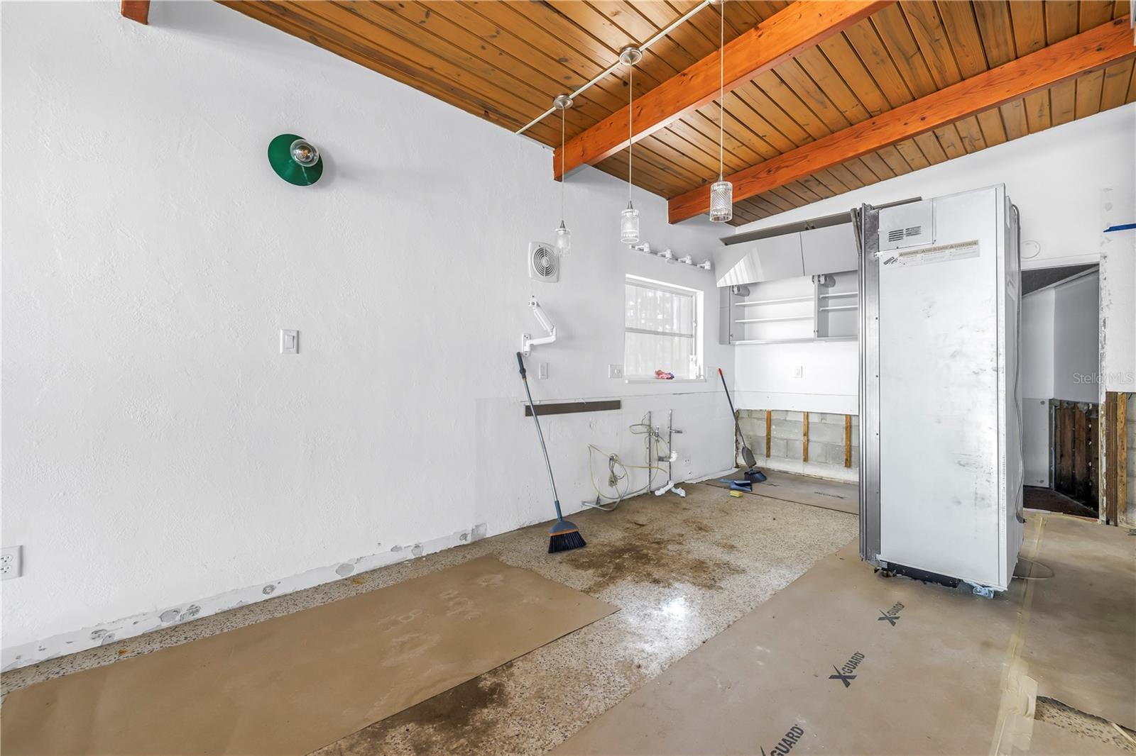 Treasure Island, Florida, 33706, United States, ,4 BathroomsBathrooms,Residential,Active,1808105