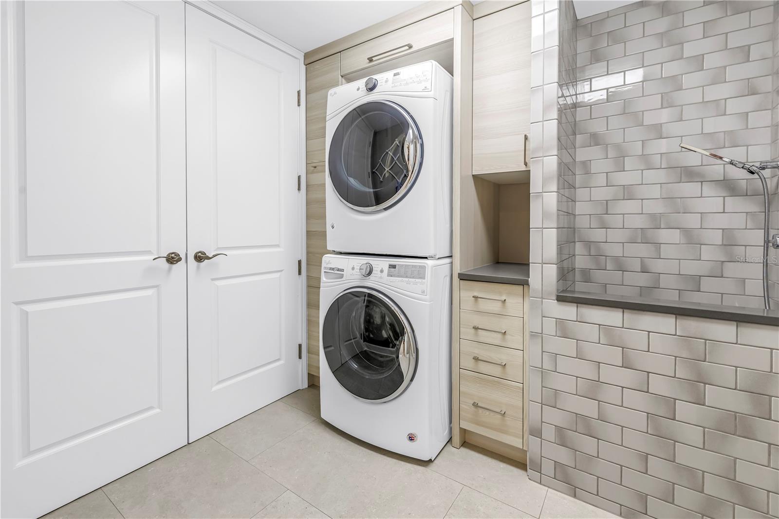 St Petersburg, Florida, 33701, United States, 2 Bedrooms Bedrooms, ,2 BathroomsBathrooms,Residential,Active,2012232