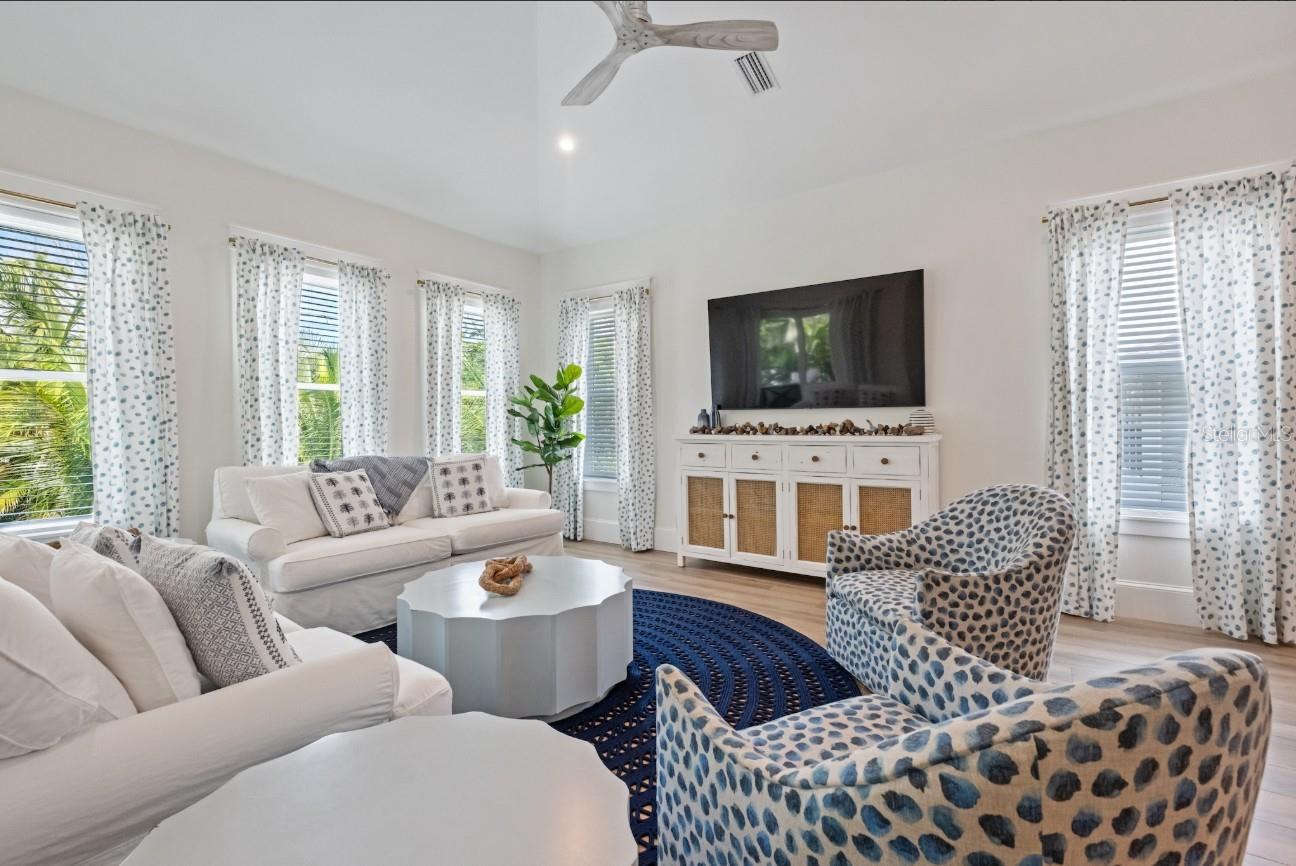 Anna Maria, Florida, 34216, United States, 6 Bedrooms Bedrooms, ,7 BathroomsBathrooms,Residential,Active,1988729