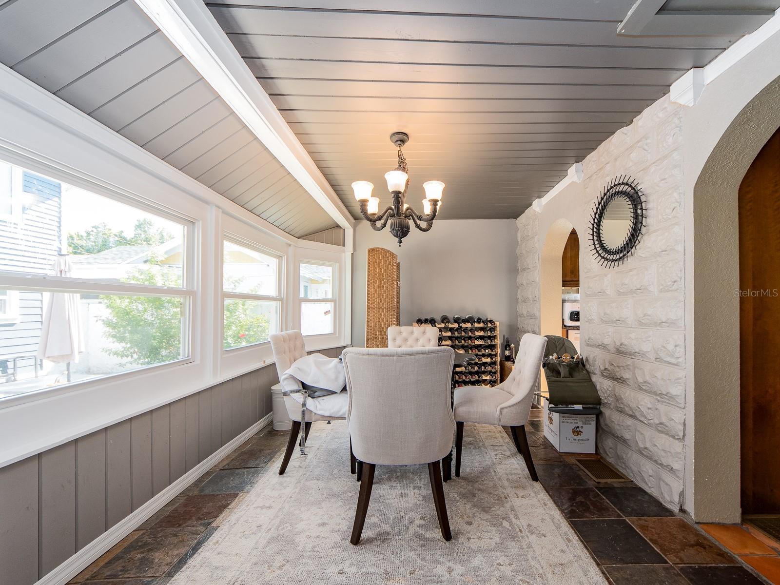 St Petersburg, Florida, 33705, United States, 6 Bedrooms Bedrooms, ,4 BathroomsBathrooms,Residential,Active,1986869