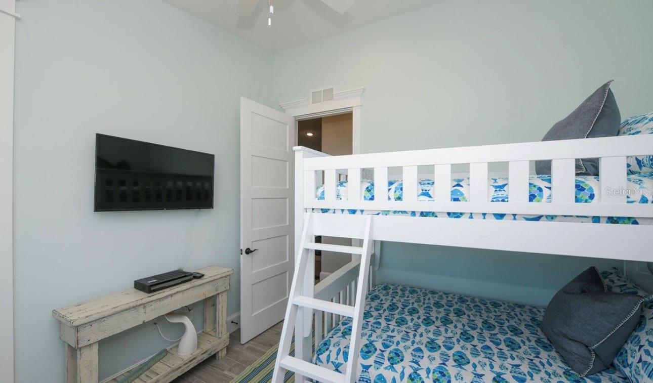 Bradenton Beach, Florida, 34217, United States, 7 Bedrooms Bedrooms, ,8 BathroomsBathrooms,Residential,Active,1988487