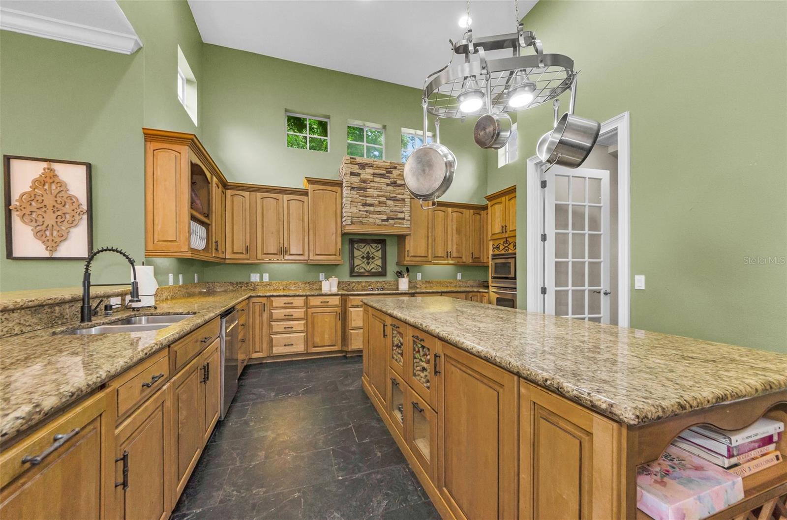 Holiday, Florida, 34691, United States, 4 Bedrooms Bedrooms, ,4 BathroomsBathrooms,Residential,Active,1961940