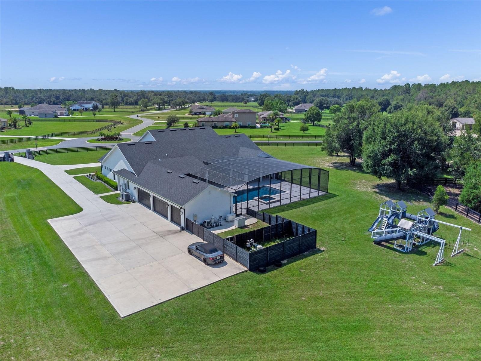 Eustis, Florida, 32736, United States, 4 Bedrooms Bedrooms, ,5 BathroomsBathrooms,Residential,Active,1929677