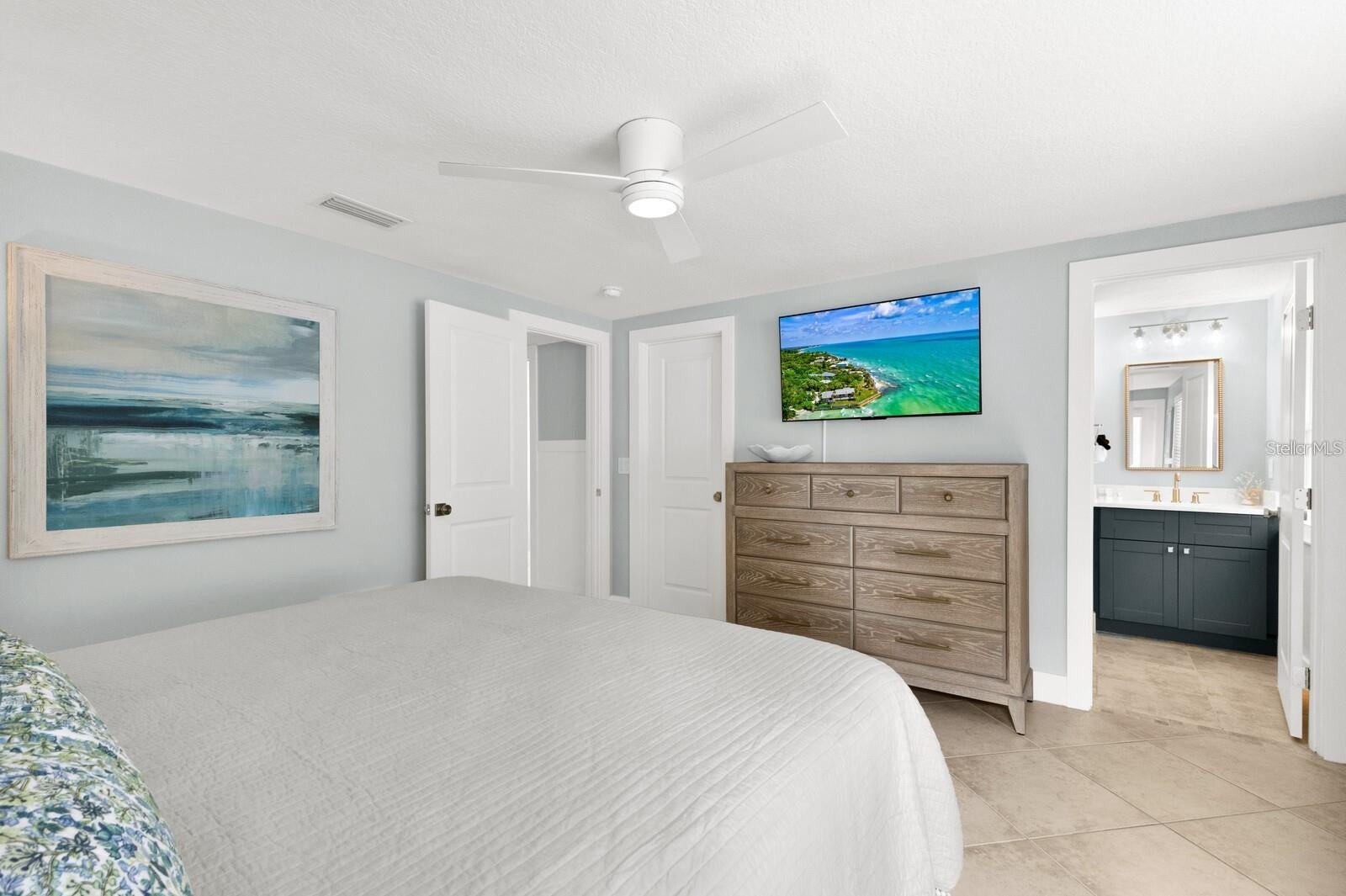 Holmes Beach, Florida, 34217, United States, 5 Bedrooms Bedrooms, ,3 BathroomsBathrooms,Residential,Active,2007151