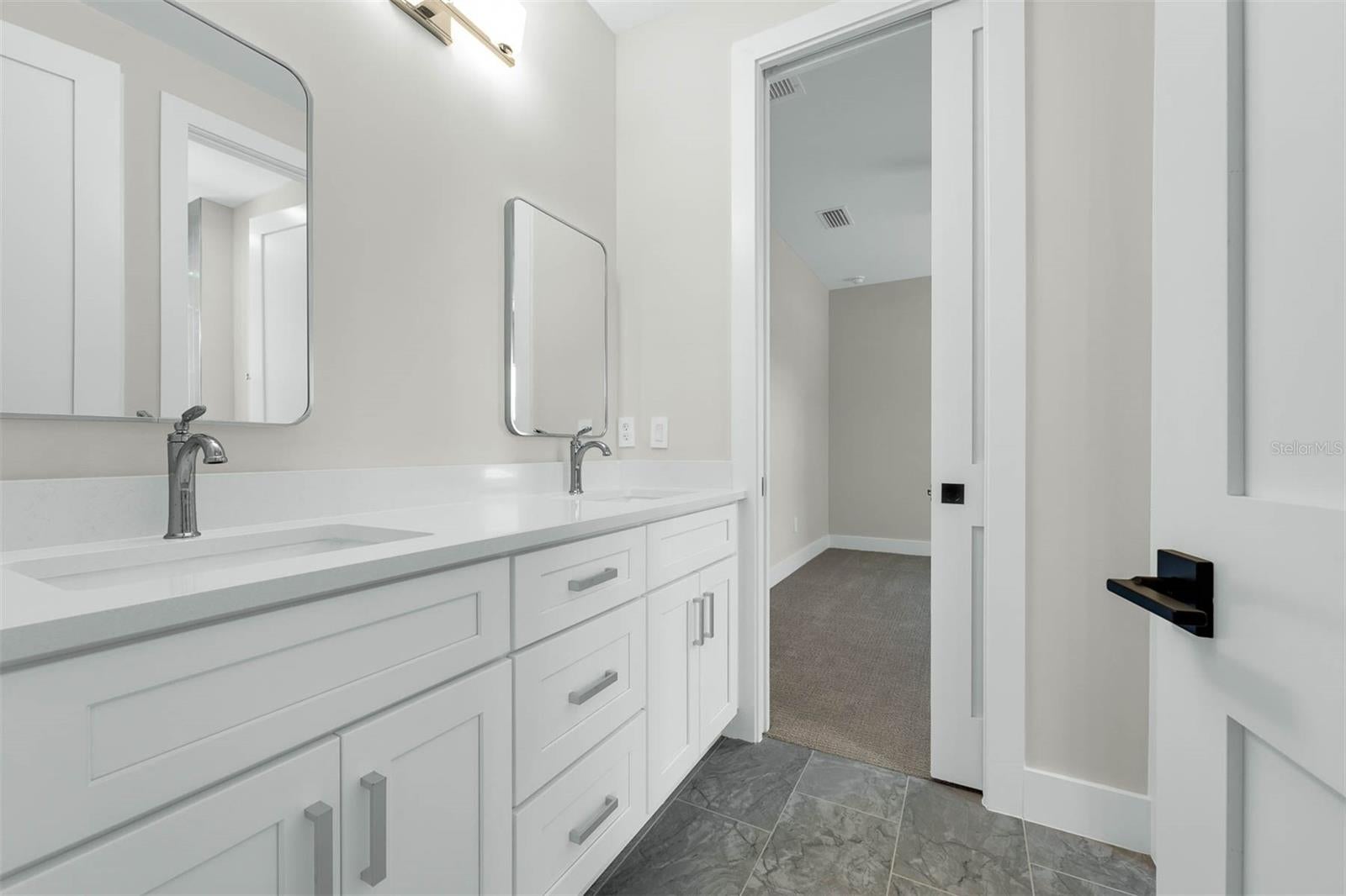 Orlando, Florida, 32804, United States, 5 Bedrooms Bedrooms, ,4 BathroomsBathrooms,Residential,Active,1702896