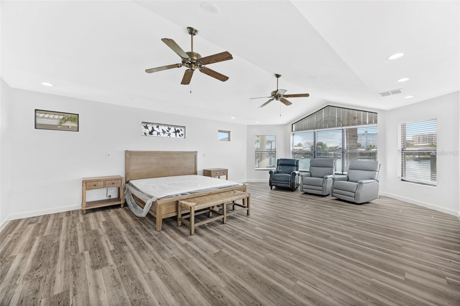Clearwater Beach, Florida, 33767, United States, 3 Bedrooms Bedrooms, ,2 BathroomsBathrooms,Residential,Active,1894990