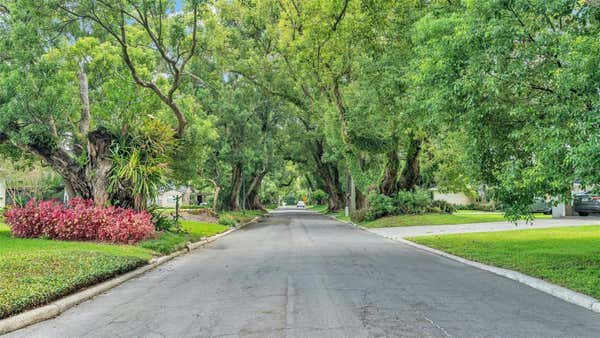 530 BONNIE DR, LAKELAND, FL 33803, photo 3 of 42