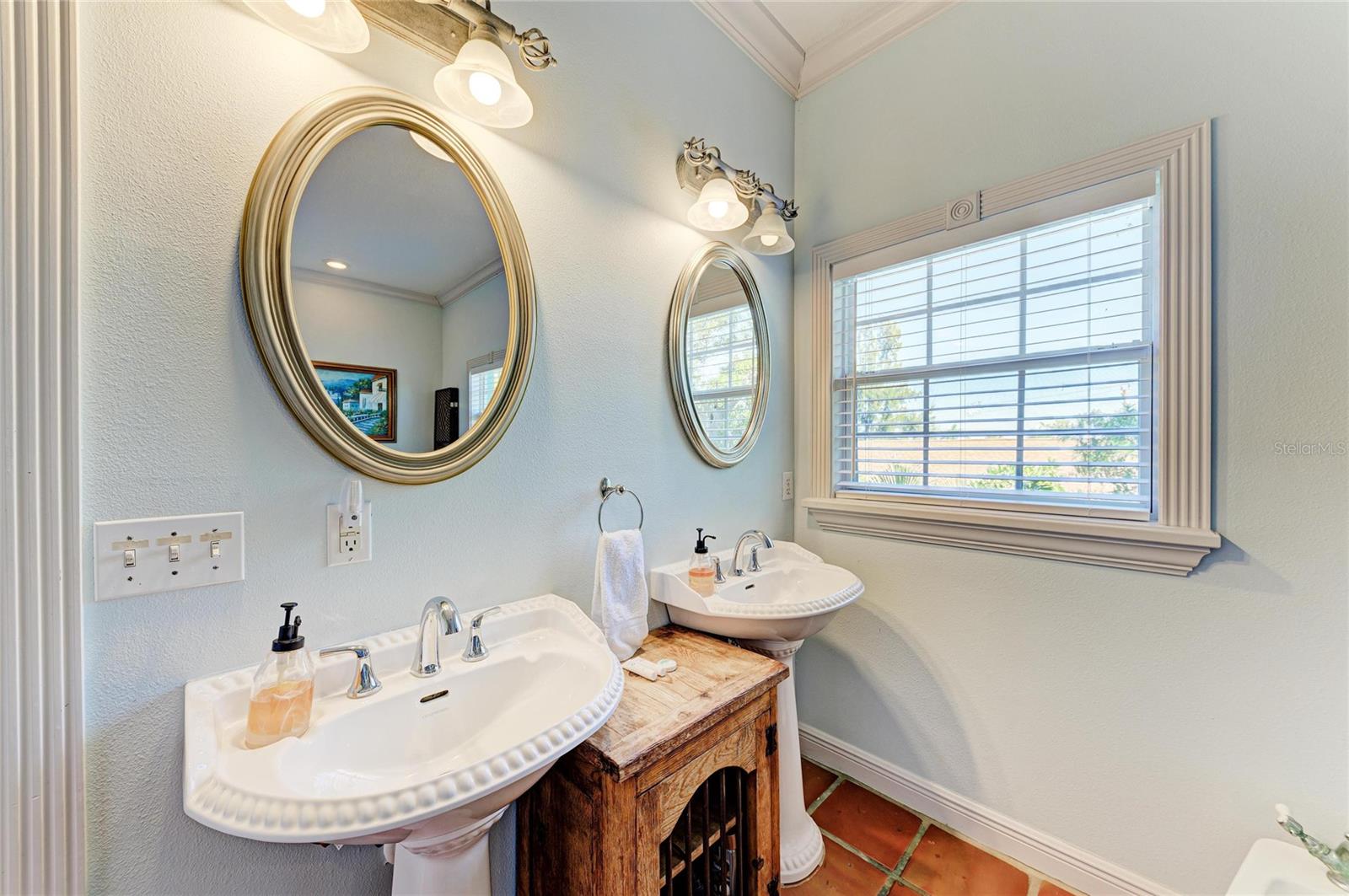 Holmes Beach, Florida, 34217, United States, 3 Bedrooms Bedrooms, ,3 BathroomsBathrooms,Residential,Active,1973325