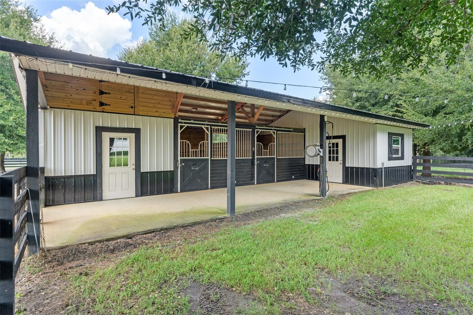 Eustis, Florida, 32736, United States, 4 Bedrooms Bedrooms, ,5 BathroomsBathrooms,Residential,Active,1929677