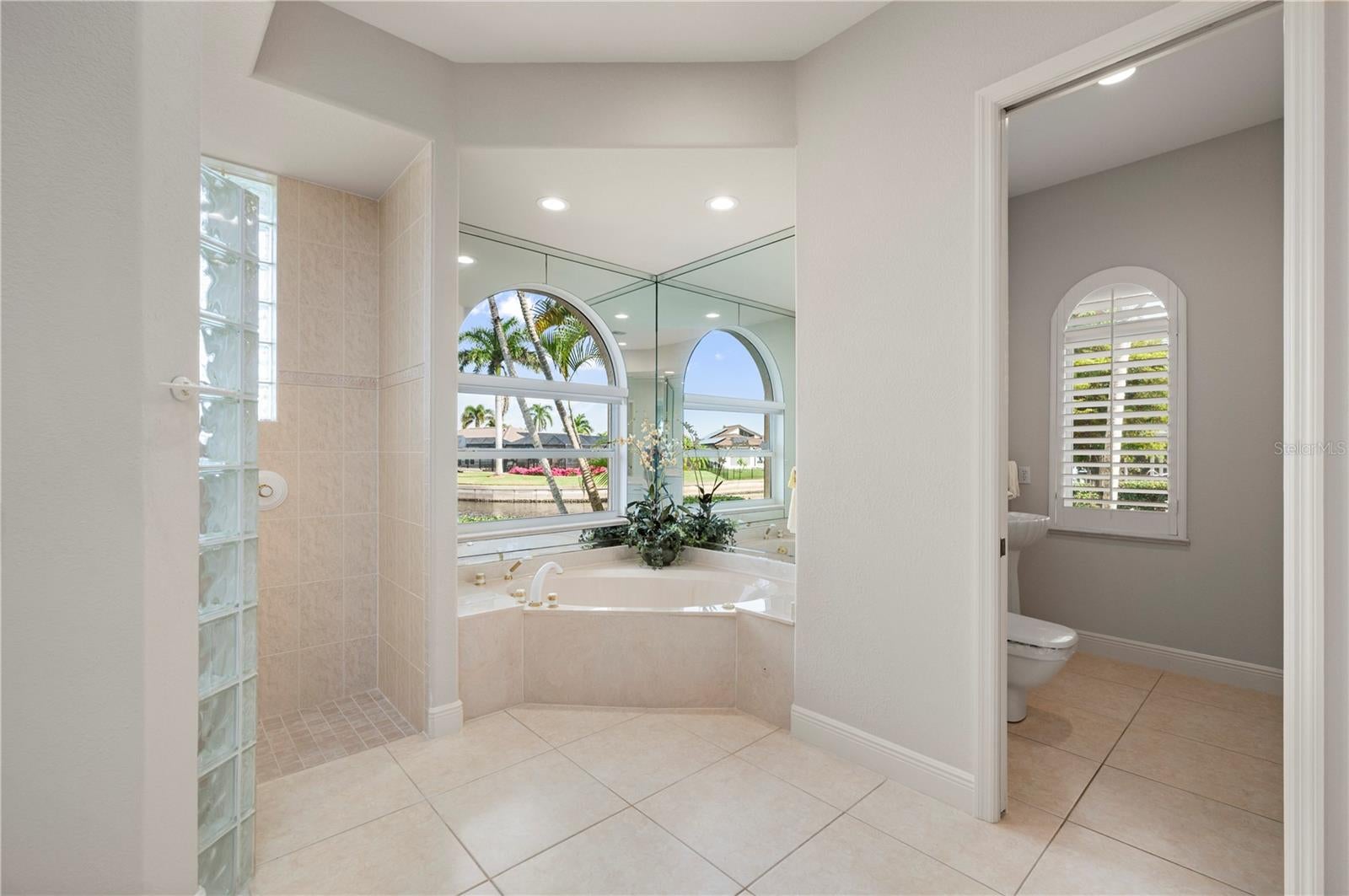 Punta Gorda, Florida, 33950, United States, 5 Bedrooms Bedrooms, ,5 BathroomsBathrooms,Residential,Active,2007175