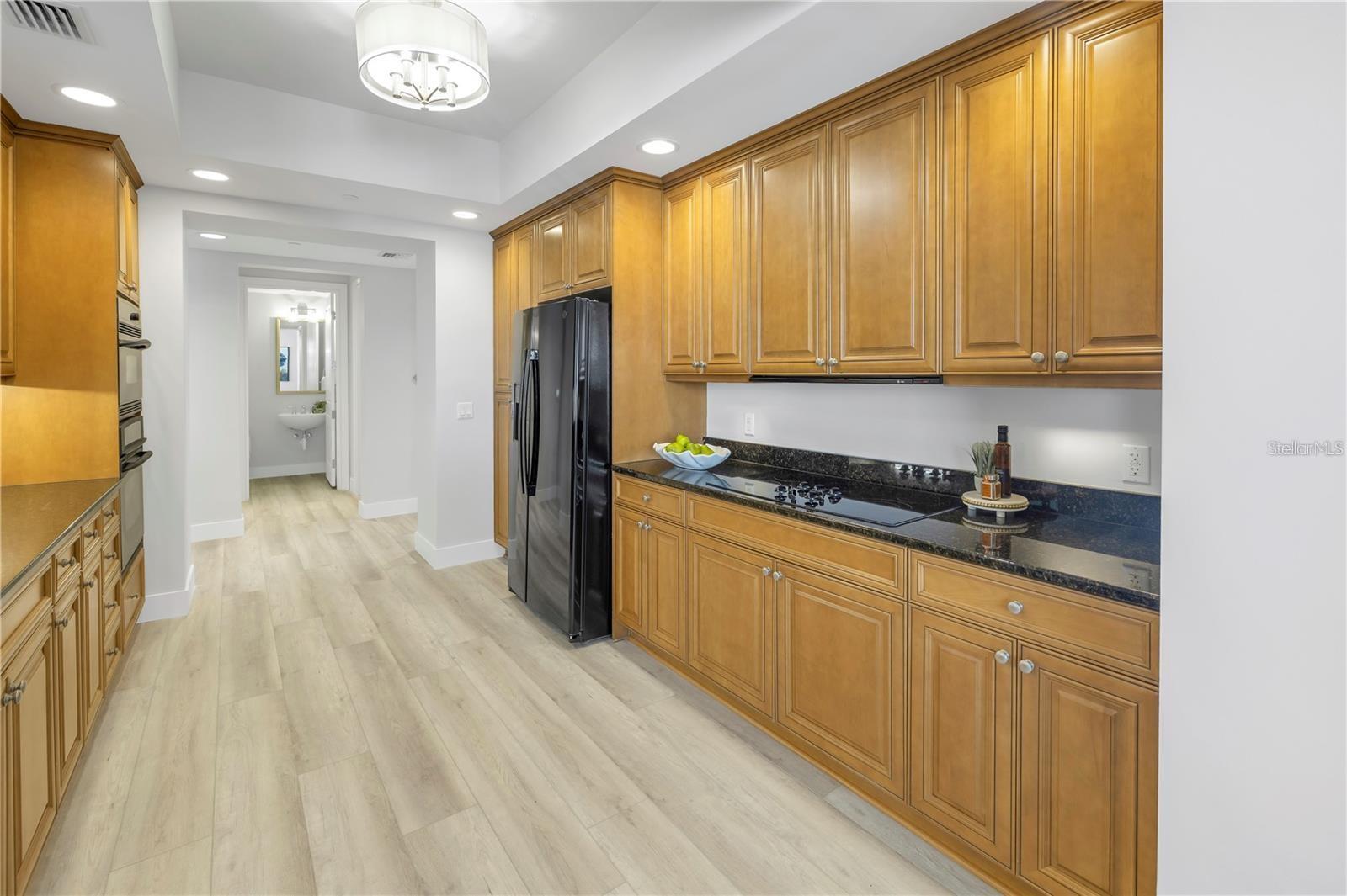 St Petersburg, Florida, 33701, United States, 2 Bedrooms Bedrooms, ,3 BathroomsBathrooms,Residential,Active,1888963