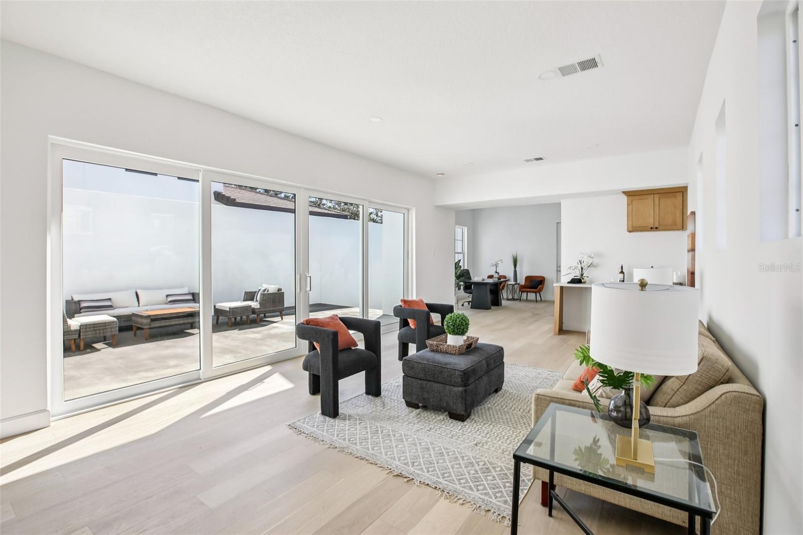 St Petersburg, Florida, 33704, United States, 4 Bedrooms Bedrooms, ,4 BathroomsBathrooms,Residential,Active,2015262