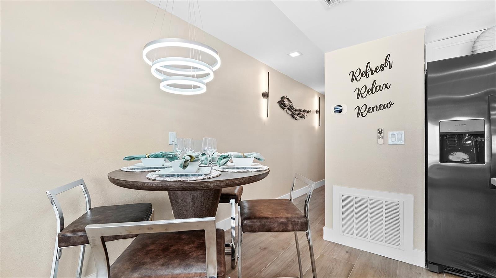 Holmes Beach, Florida, 34217, United States, 1 Bedroom Bedrooms, ,1 BathroomBathrooms,Residential,Active,1971768