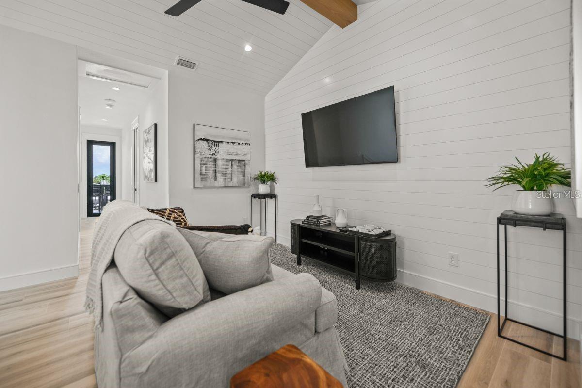 Sarasota, Florida, 34242, United States, 7 Bedrooms Bedrooms, ,8 BathroomsBathrooms,Residential,Active,1773223