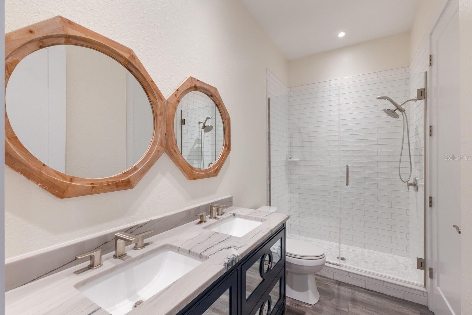 Bradenton, Florida, 34208, United States, ,5 BathroomsBathrooms,Residential,Active,1745633