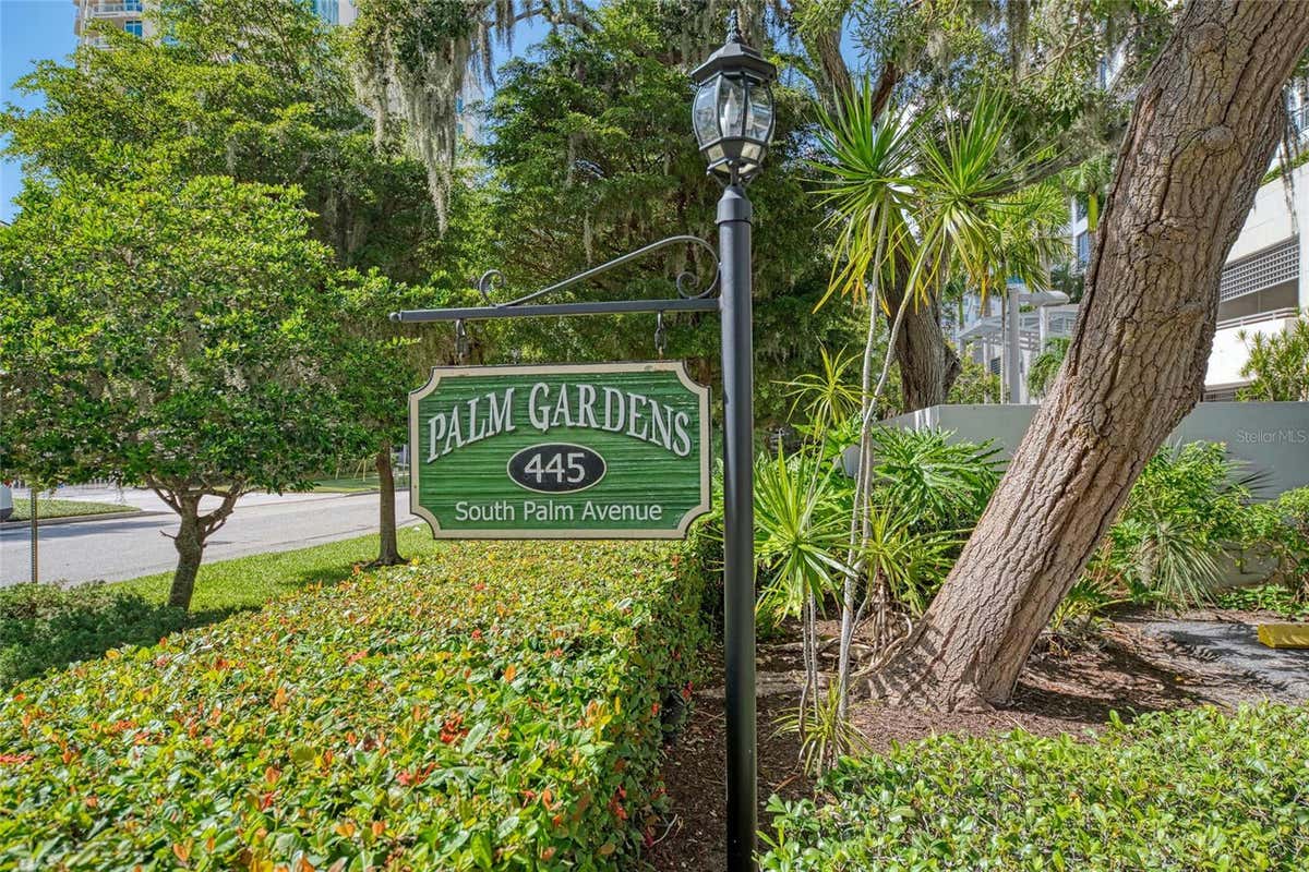 445 S PALM AVE APT 9, SARASOTA, FL 34236, photo 1 of 17