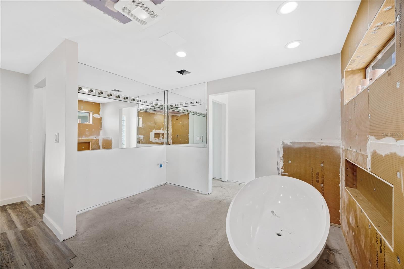 Clearwater Beach, Florida, 33767, United States, 3 Bedrooms Bedrooms, ,2 BathroomsBathrooms,Residential,Active,1894990