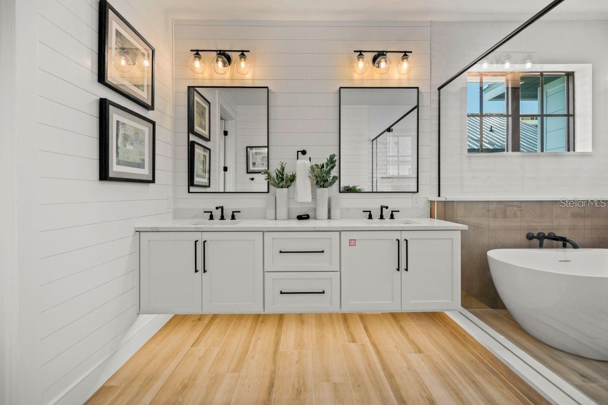 Sarasota, Florida, 34242, United States, 7 Bedrooms Bedrooms, ,8 BathroomsBathrooms,Residential,Active,1773223