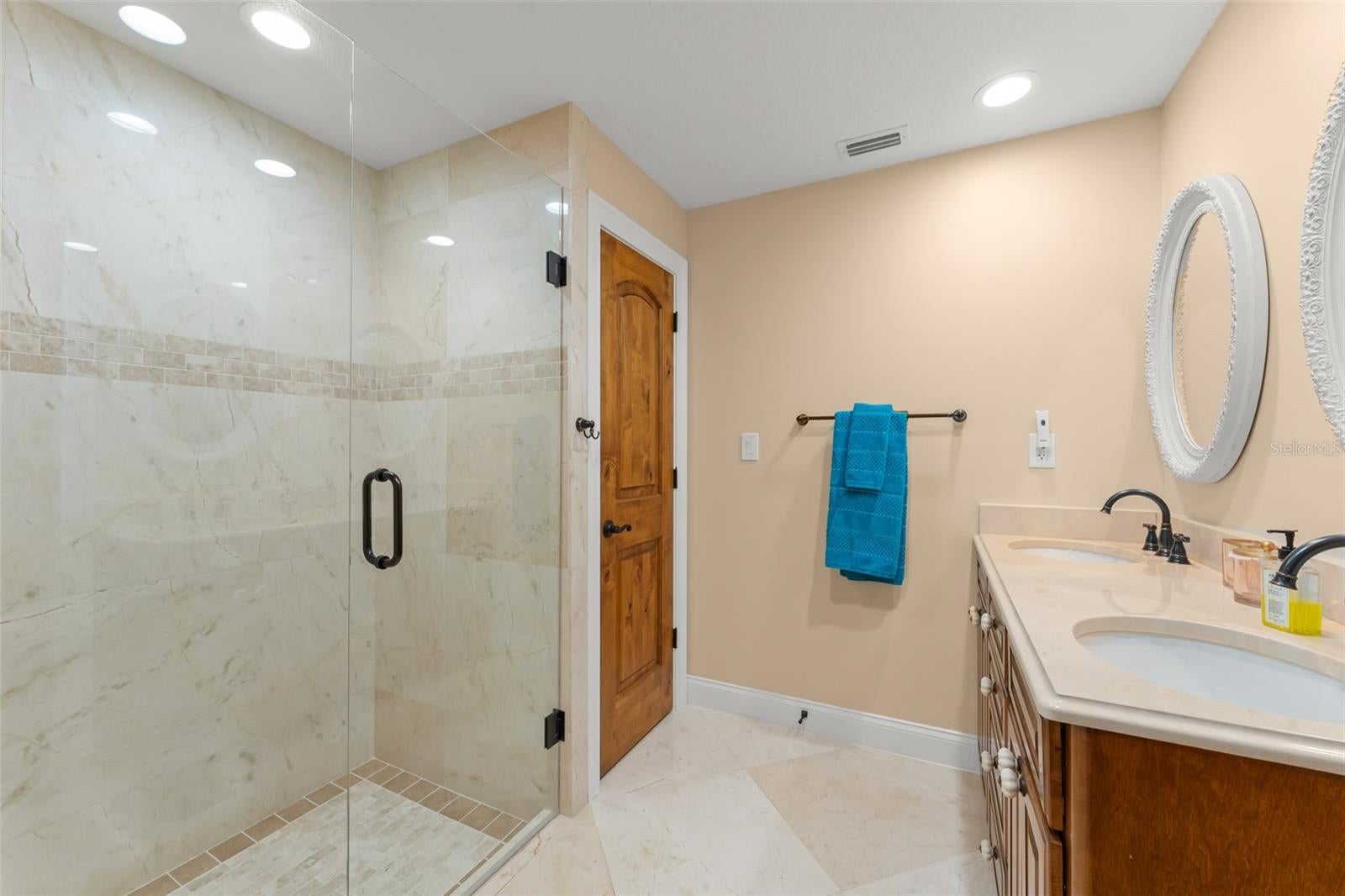 Longwood, Florida, 32779, United States, 10 Bedrooms Bedrooms, ,17 BathroomsBathrooms,Residential,Active,1914816