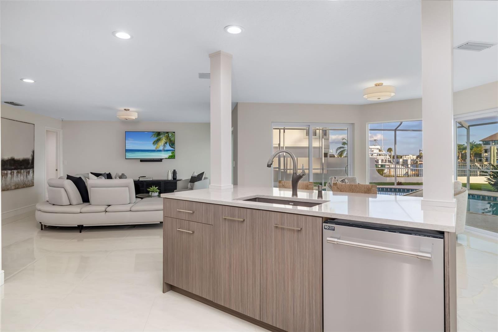 Sarasota, Florida, 34236, United States, 3 Bedrooms Bedrooms, ,4 BathroomsBathrooms,Residential,Active,2007150