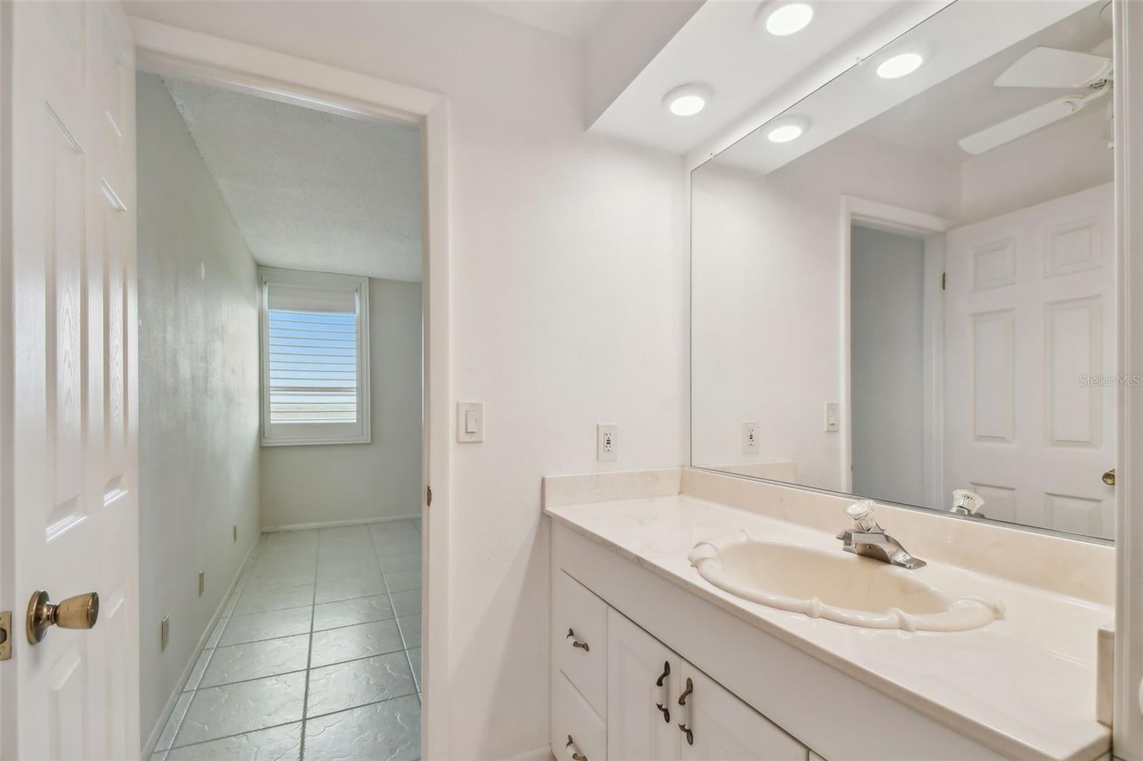 Redington Shores, Florida, 33708, United States, ,3 BathroomsBathrooms,Residential,Active,1824910
