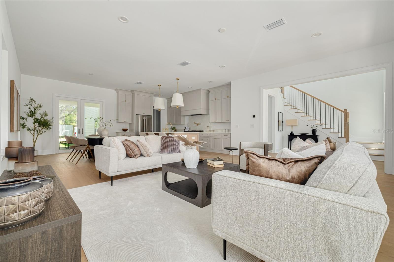 St Petersburg, Florida, 33704, United States, 5 Bedrooms Bedrooms, ,4 BathroomsBathrooms,Residential,Active,2021279