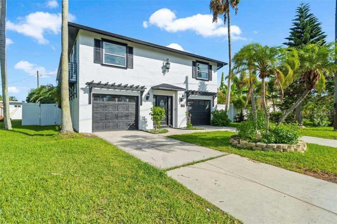 307 161ST AVE, REDINGTON BEACH, FL 33708, photo 1 of 20