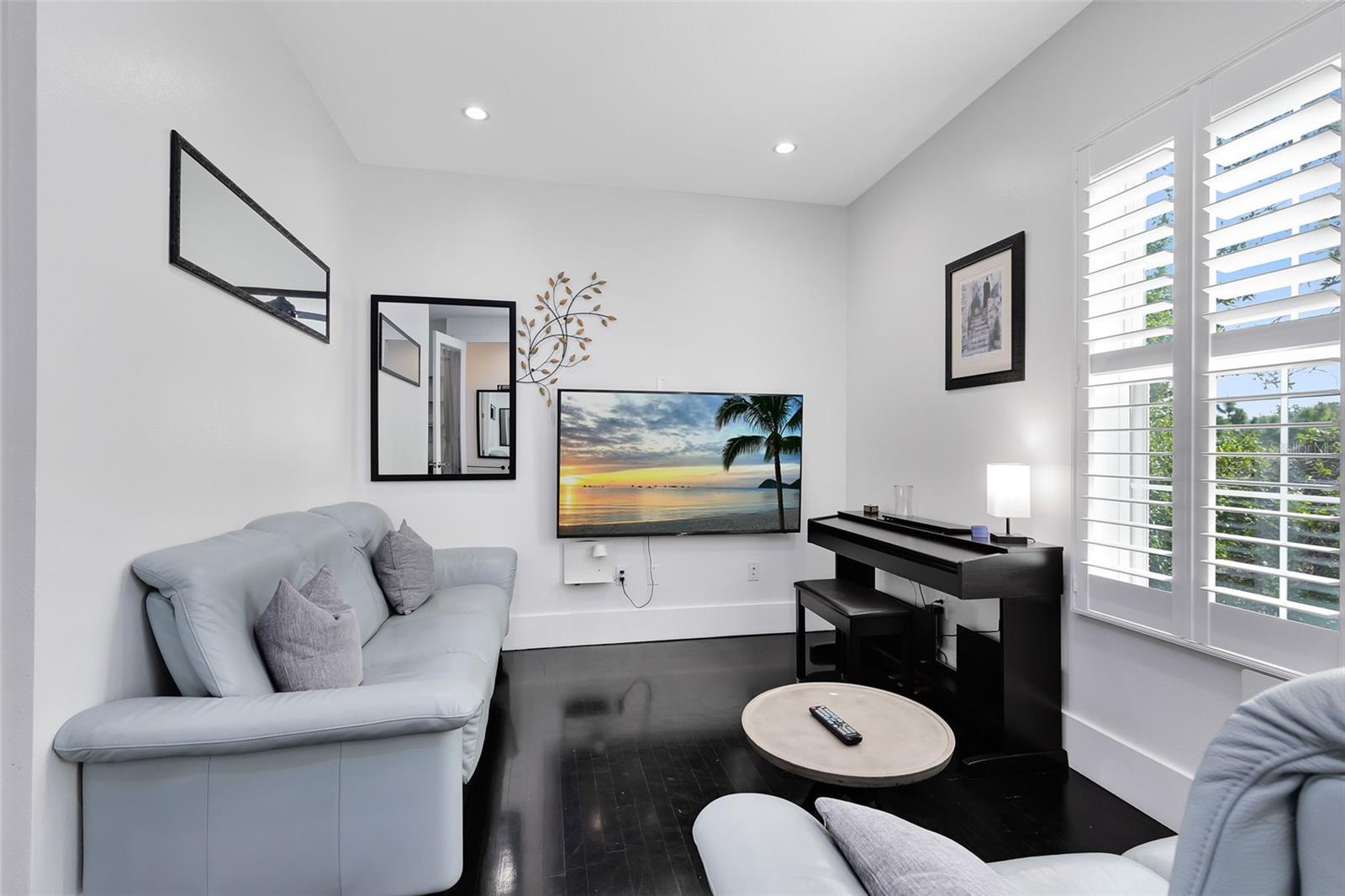 Winter Park, Florida, 32789, United States, 6 Bedrooms Bedrooms, ,4 BathroomsBathrooms,Residential,Active,1710765