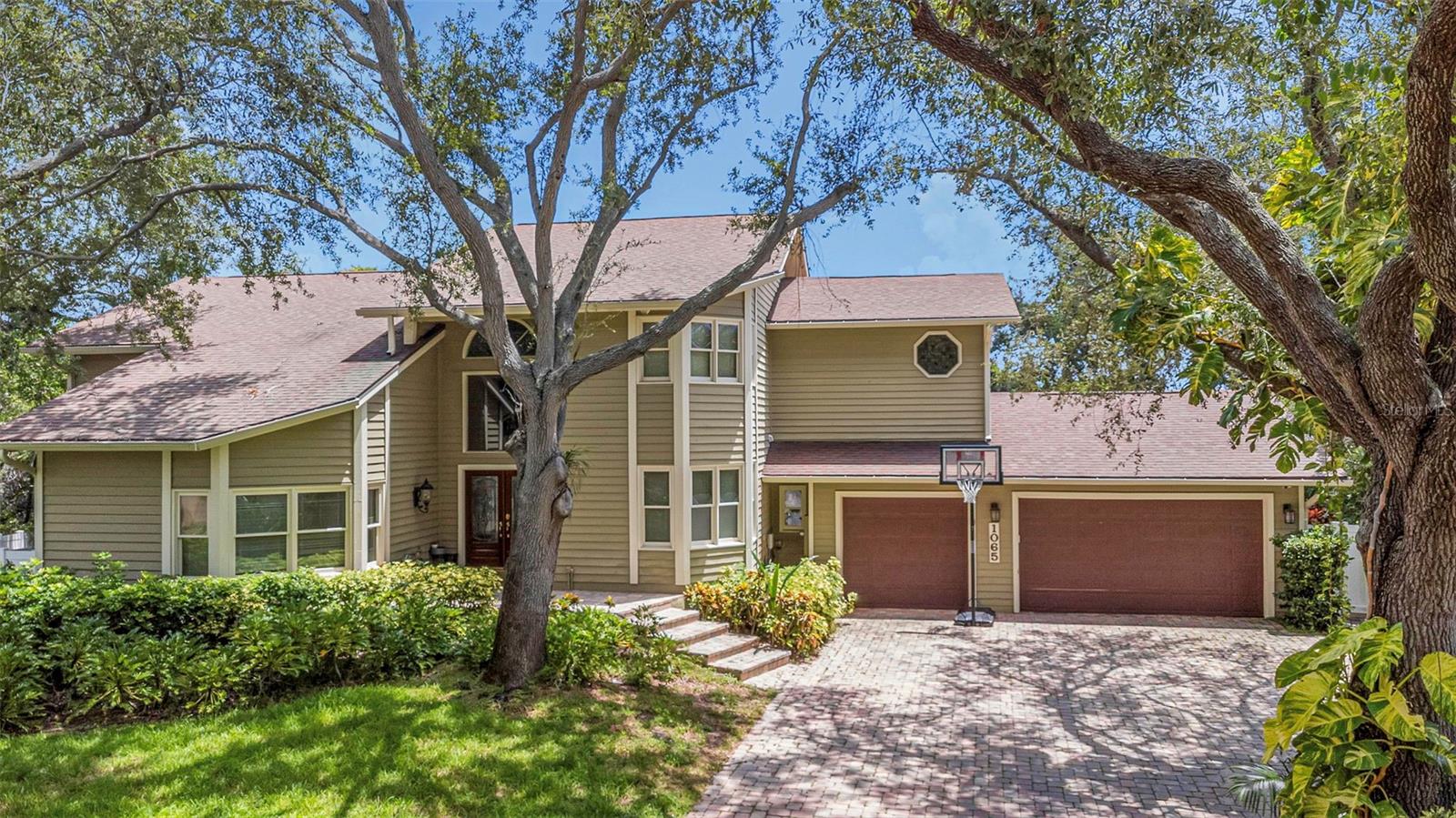 St Petersburg, Florida, 33702, United States, 5 Bedrooms Bedrooms, ,4 BathroomsBathrooms,Residential,Active,1920242