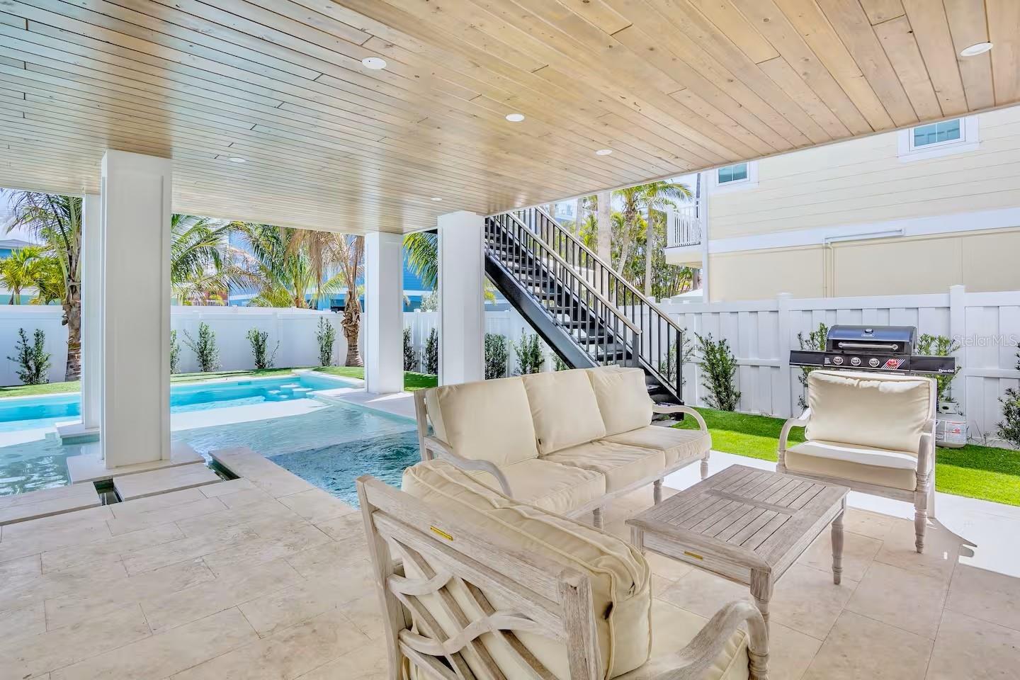 Bradenton Beach, Florida, 34217, United States, 7 Bedrooms Bedrooms, ,7 BathroomsBathrooms,Residential,Active,1971023