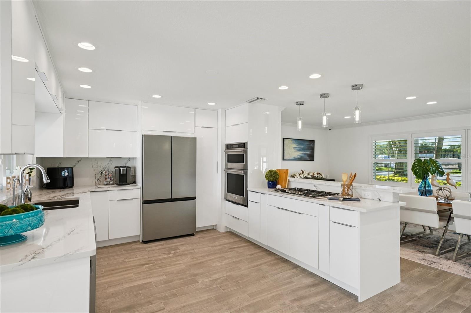 St Petersburg, Florida, 33703, United States, 4 Bedrooms Bedrooms, ,4 BathroomsBathrooms,Residential,Active,1934835