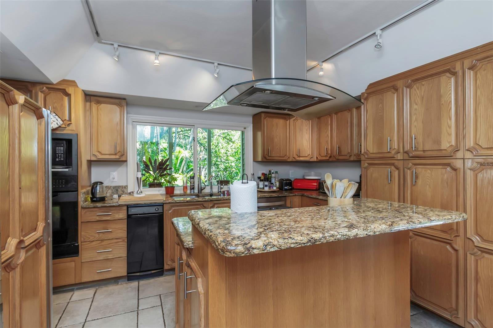 St Petersburg, Florida, 33702, United States, 5 Bedrooms Bedrooms, ,4 BathroomsBathrooms,Residential,Active,1920242