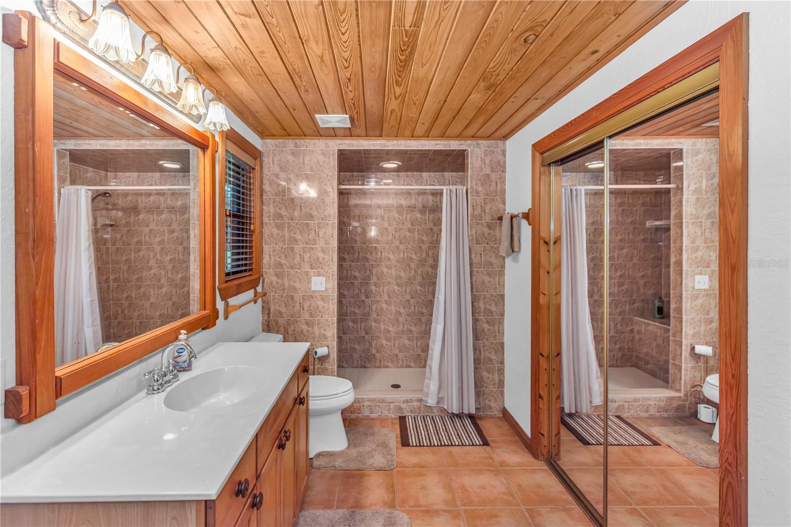 Crystal River, Florida, 34428, United States, 6 Bedrooms Bedrooms, ,5 BathroomsBathrooms,Residential,Active,1945058
