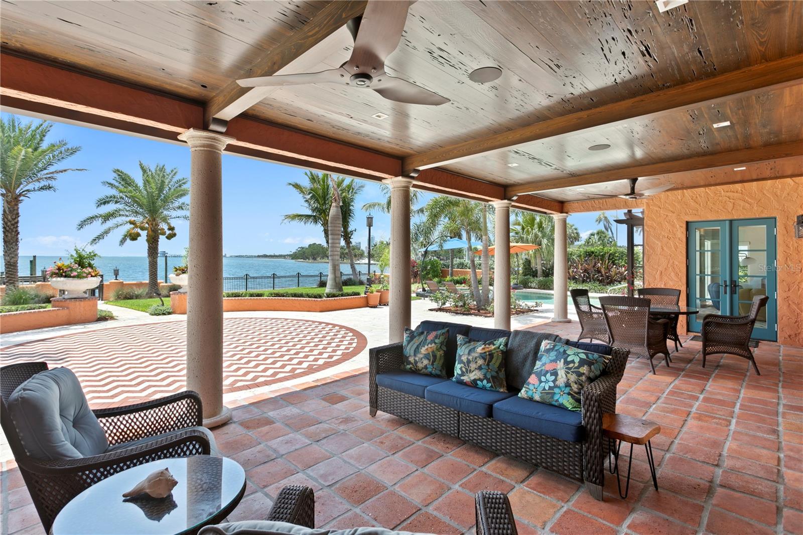 St Petersburg, Florida, 33704, United States, 6 Bedrooms Bedrooms, ,7 BathroomsBathrooms,Residential,Active,1871834