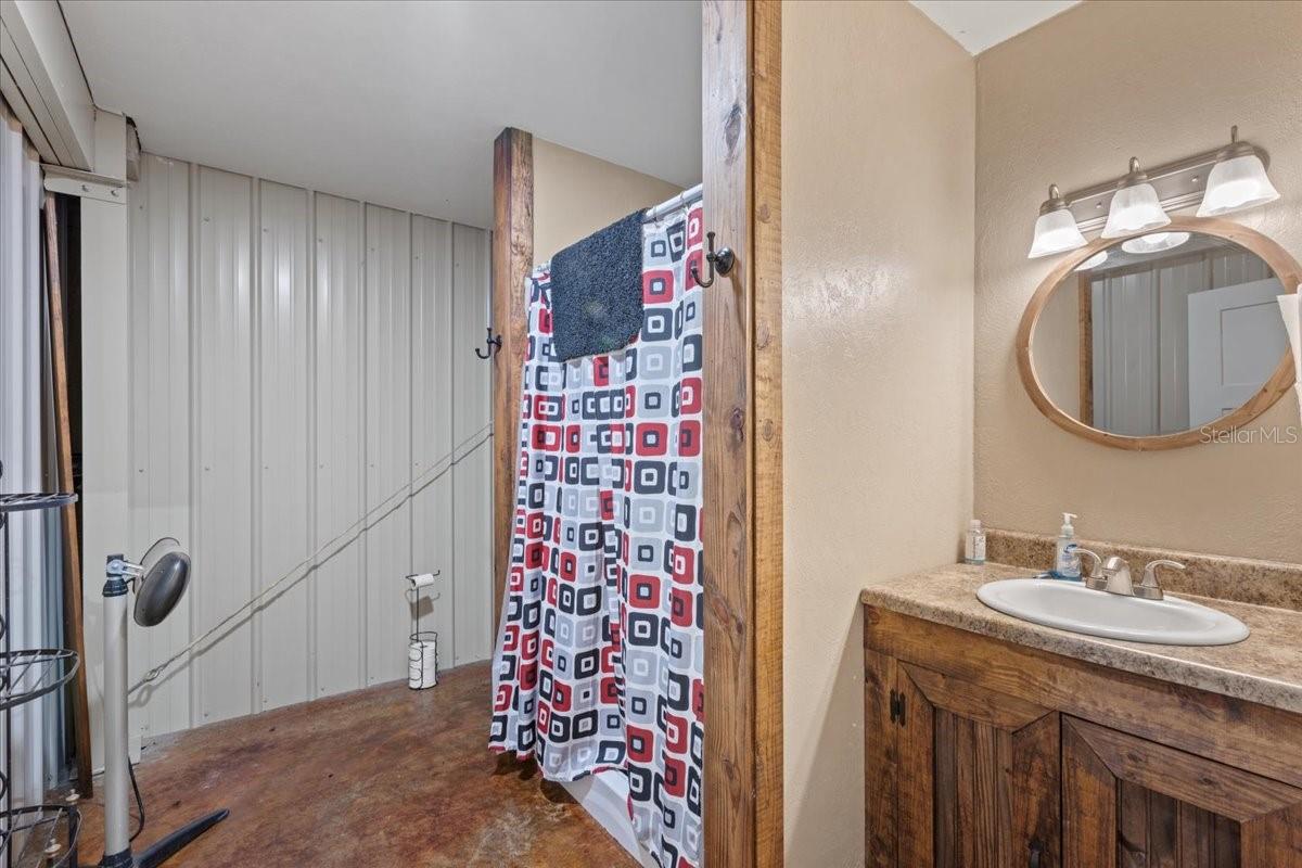 Chiefland, Florida, 32626, United States, 4 Bedrooms Bedrooms, ,5 BathroomsBathrooms,Residential,Active,1954337