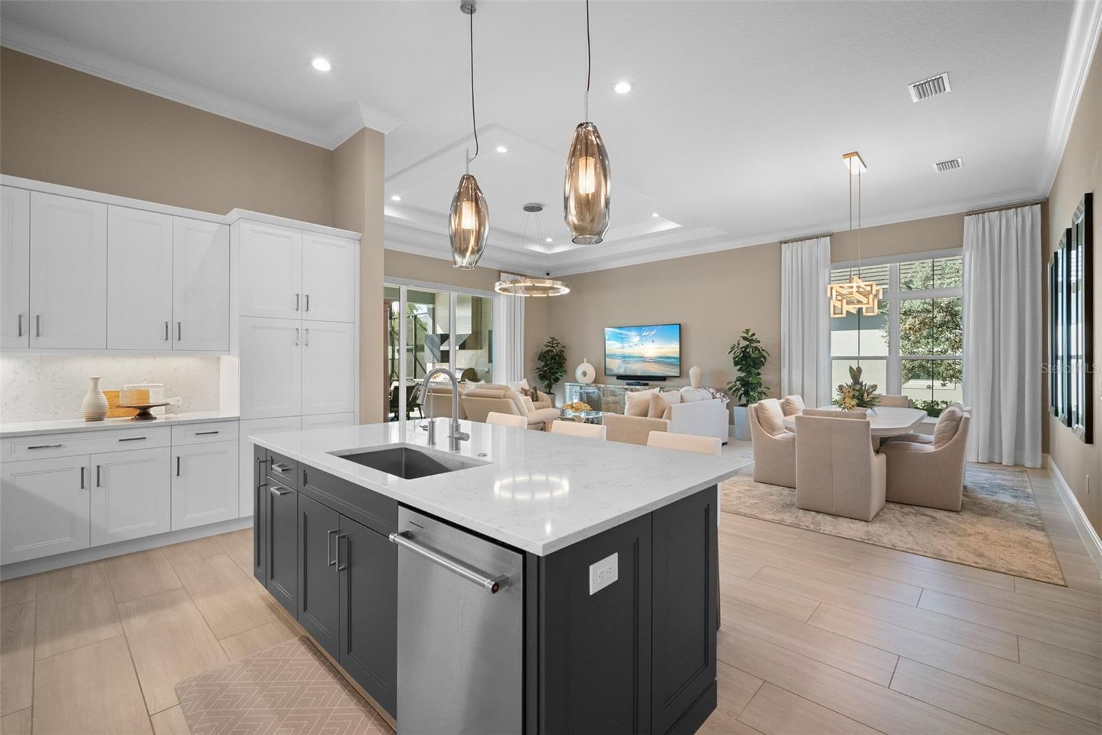 Bradenton, Florida, 34202, United States, 3 Bedrooms Bedrooms, ,4 BathroomsBathrooms,Residential,Active,1987272