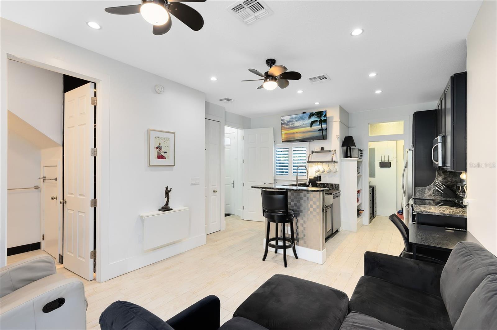 Winter Park, Florida, 32789, United States, 6 Bedrooms Bedrooms, ,4 BathroomsBathrooms,Residential,Active,1710765