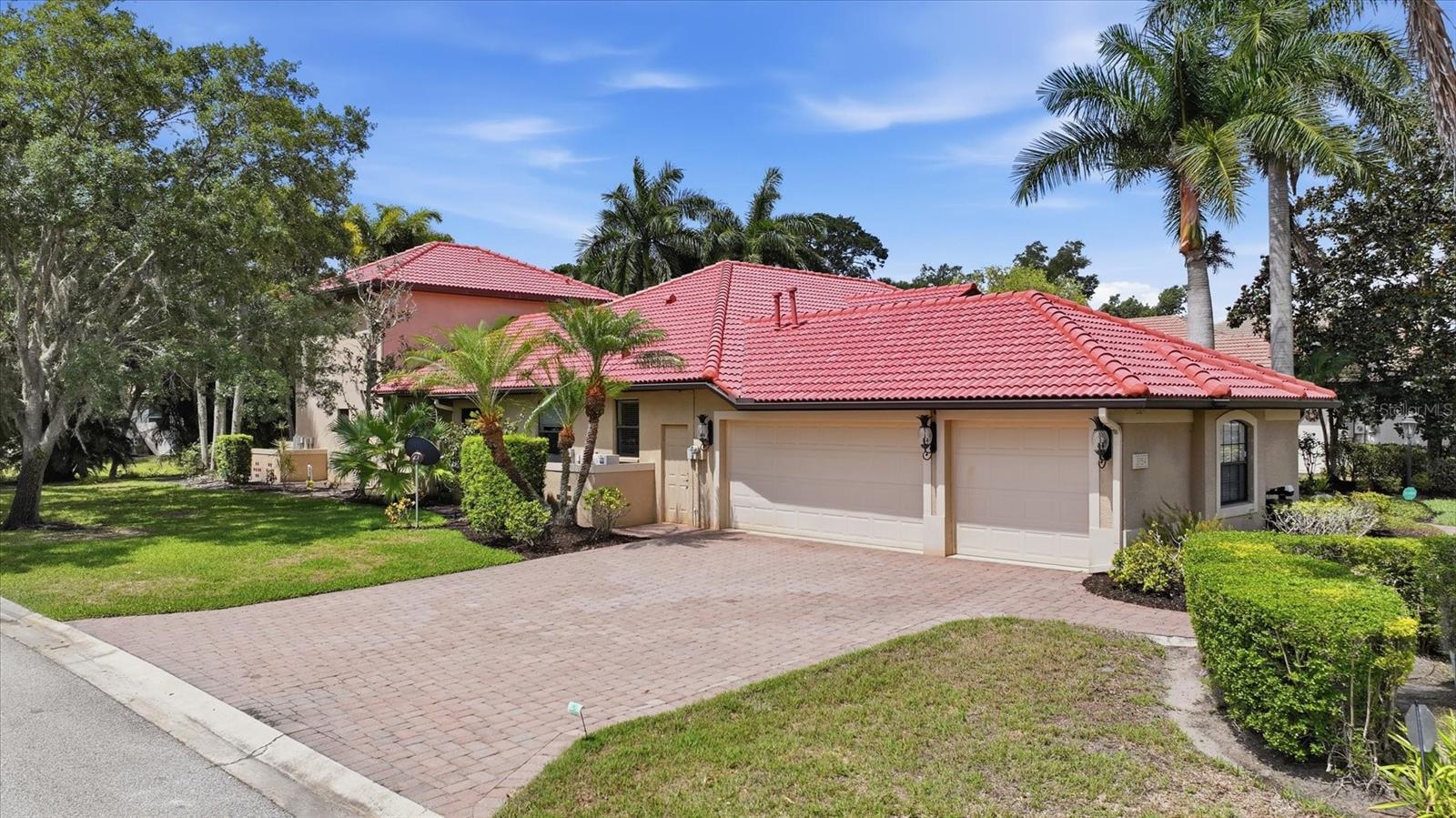 Sarasota, Florida, 34240, United States, 5 Bedrooms Bedrooms, ,4 BathroomsBathrooms,Residential,Active,2051990