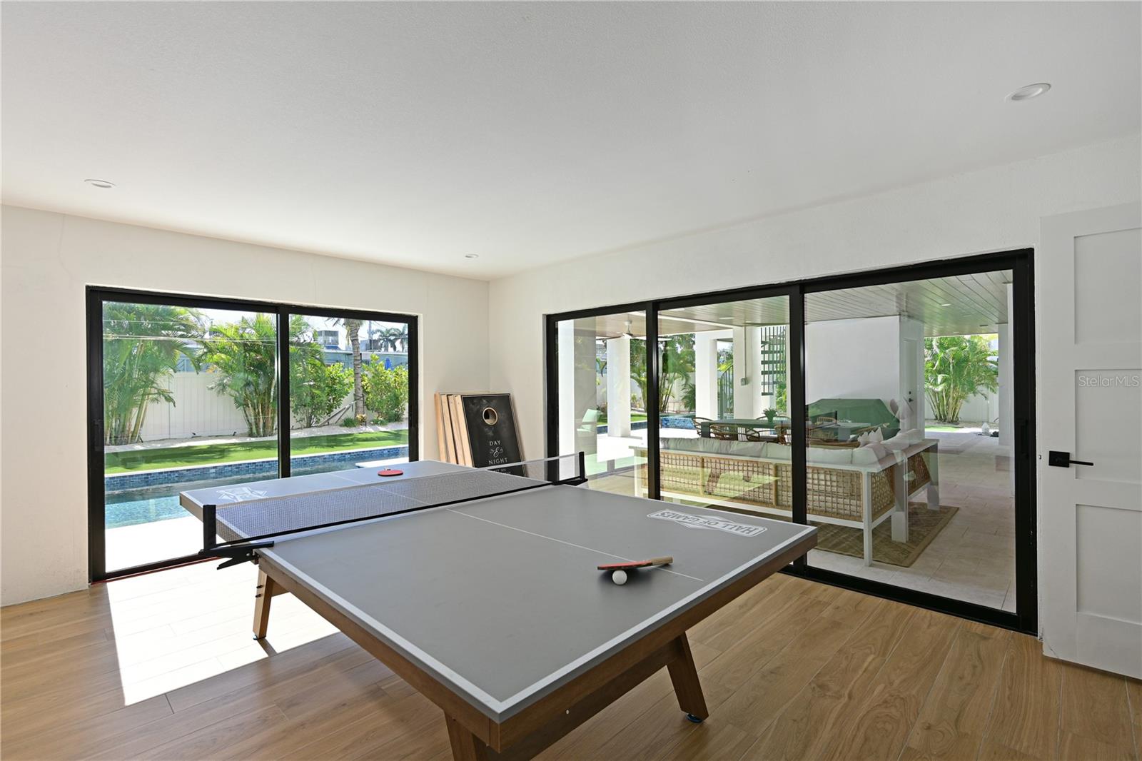 Holmes Beach, Florida, 34217, United States, 4 Bedrooms Bedrooms, ,4 BathroomsBathrooms,Residential,Active,1995267