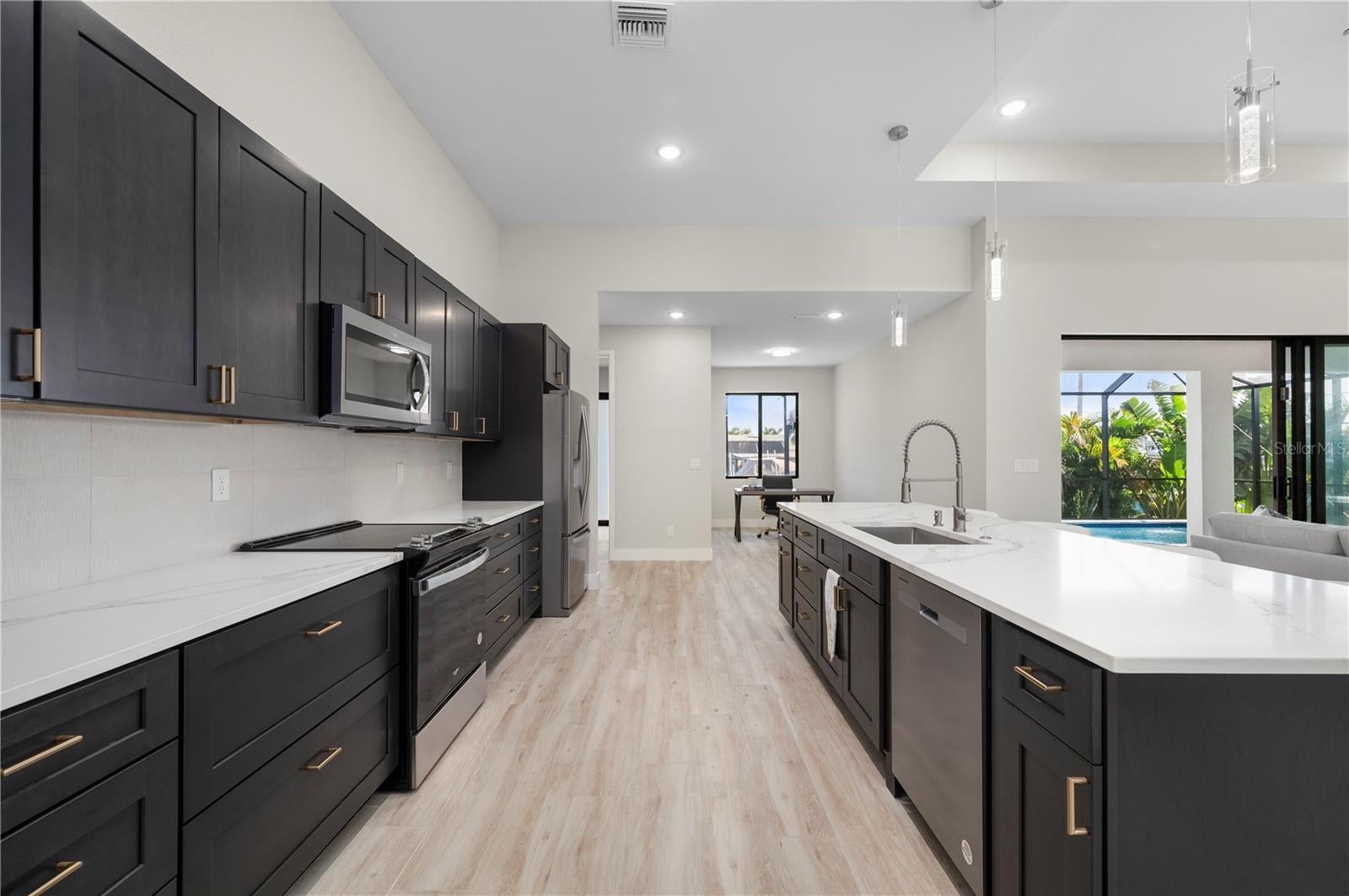 Punta Gorda, Florida, 33950, United States, 4 Bedrooms Bedrooms, ,3 BathroomsBathrooms,Residential,Active,1985584