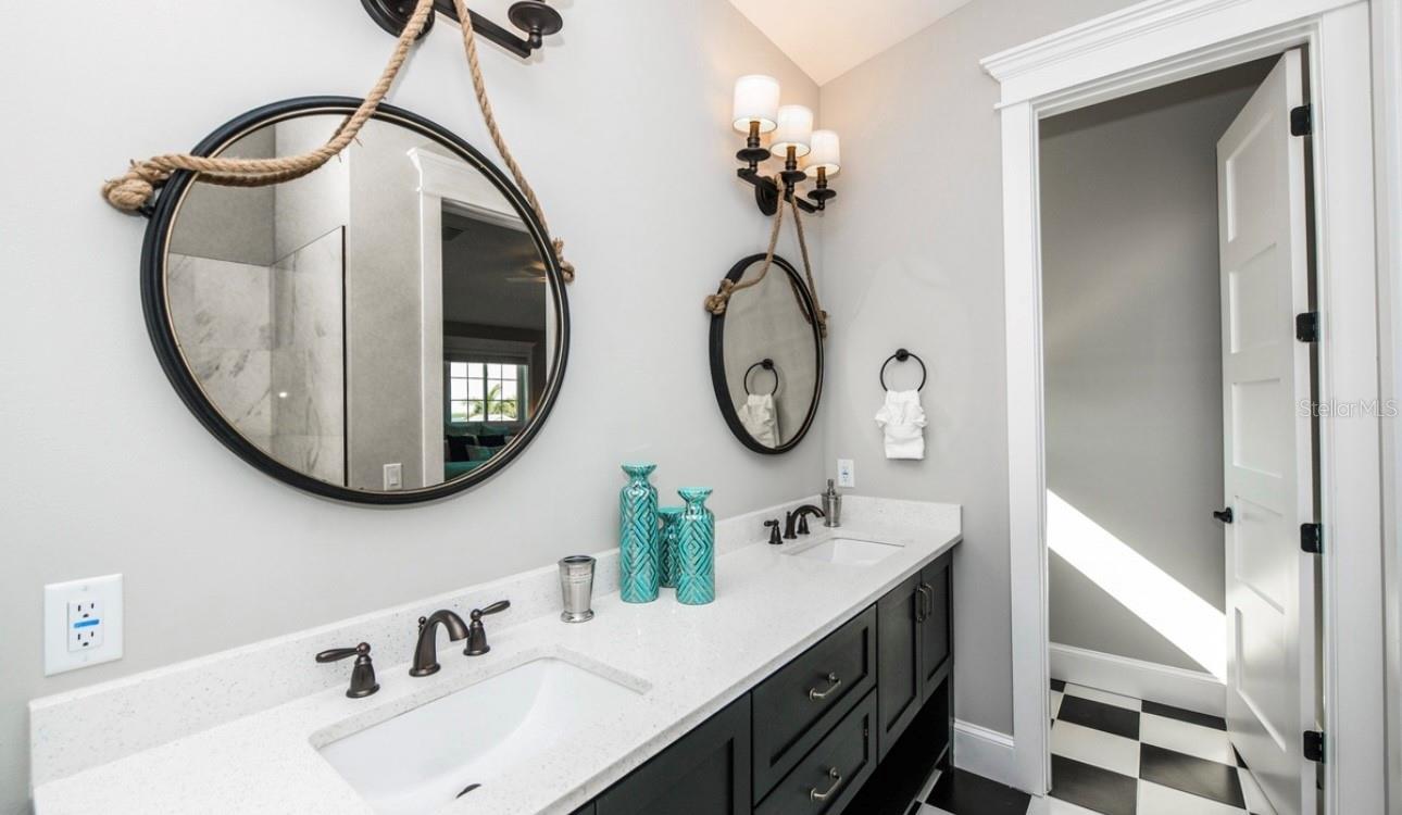 Bradenton Beach, Florida, 34217, United States, 7 Bedrooms Bedrooms, ,8 BathroomsBathrooms,Residential,Active,1988487