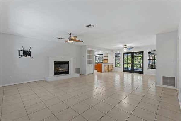 4595 FRIAR TUCK LN, SARASOTA, FL 34232, photo 4 of 40