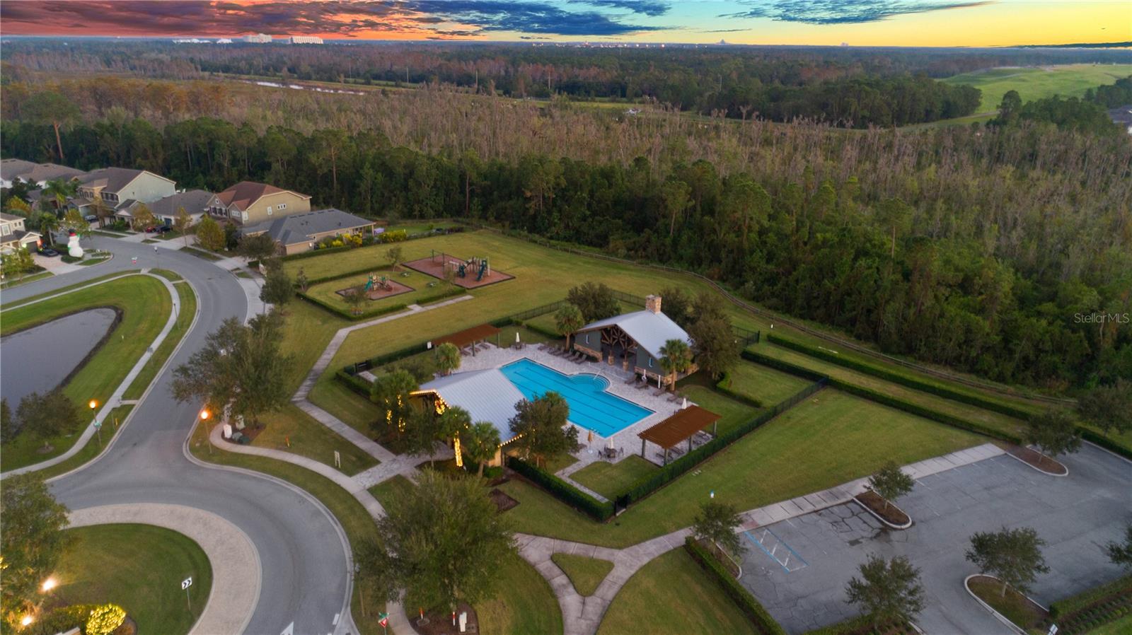 Winter Garden, Florida, 34787, United States, 5 Bedrooms Bedrooms, ,5 BathroomsBathrooms,Residential,Active,1969652