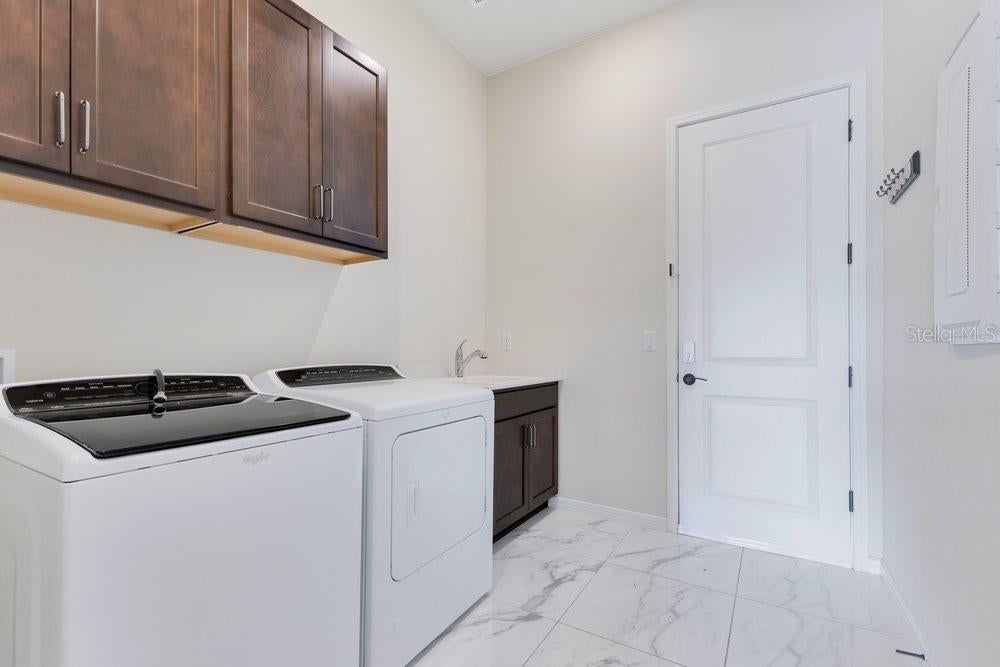 Orlando, Florida, 32827, United States, 4 Bedrooms Bedrooms, ,3 BathroomsBathrooms,Residential,Active,1849519