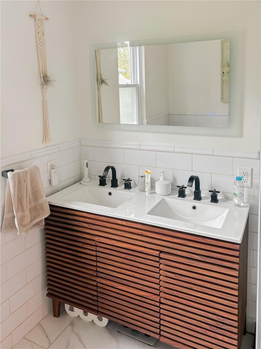 St Petersburg, Florida, 33705, United States, 6 Bedrooms Bedrooms, ,4 BathroomsBathrooms,Residential,Active,1986869