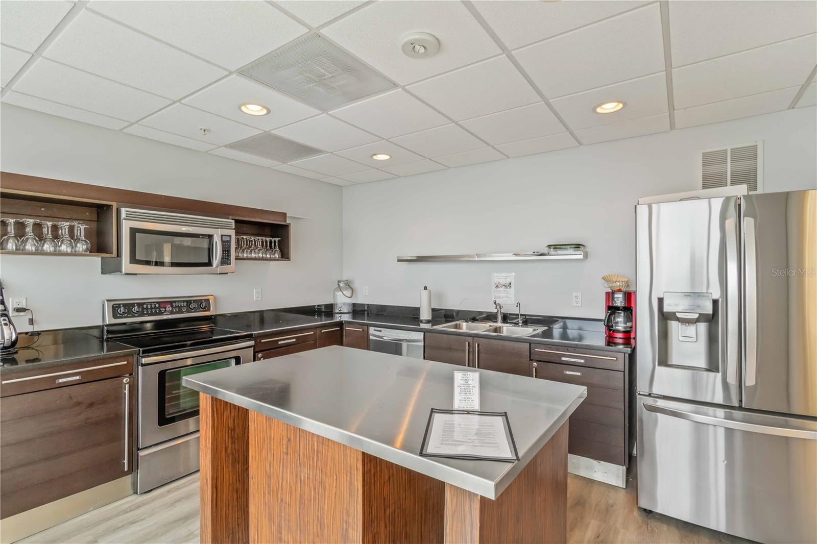 Sarasota, Florida, 34236, United States, 3 Bedrooms Bedrooms, ,3 BathroomsBathrooms,Residential,Active,1936684